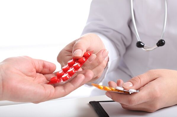 Medicul prescrie medicamente pentru tratarea osteocondrozei cervicale